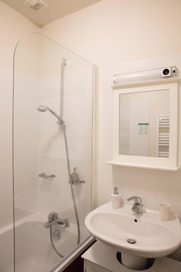 Appartement A-Mi-Chemin - Centre-ville de Tournus Extérieur photo